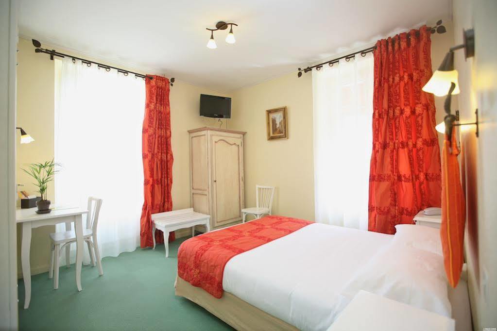Logis Hotel Restaurant Les Cedres Joyeuse Exterior foto